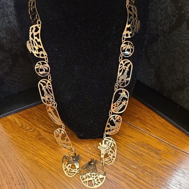 Wild Bryde Giraffe Bracelet, Necklace, Earrings, Pendant Framed, Full Body, Pairs & Families - Unofficial Africa Collector's Guide