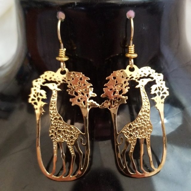 Wild Bryde Giraffe Earrings, Pendant Full Body, Landscape, Naturalistic - Unofficial Africa Collector's Guide